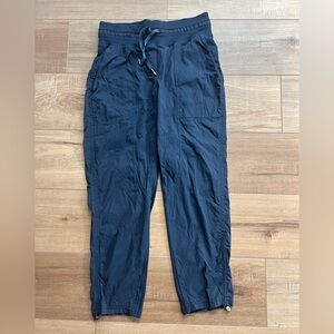 Lululemon Dance Studio Crop *25" True Navy Size 4 Excellent